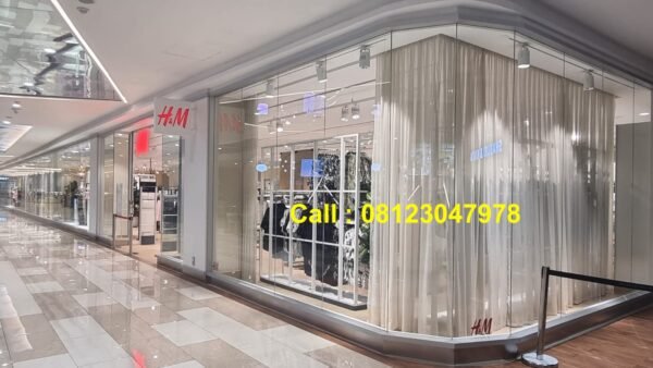 Partisi kaca h&m trans studio mall bali