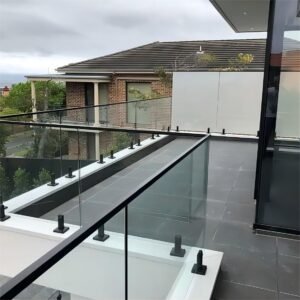 balkon kaca tempered simpel frame
