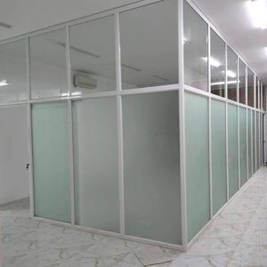 partisi kaca rumah sakit
